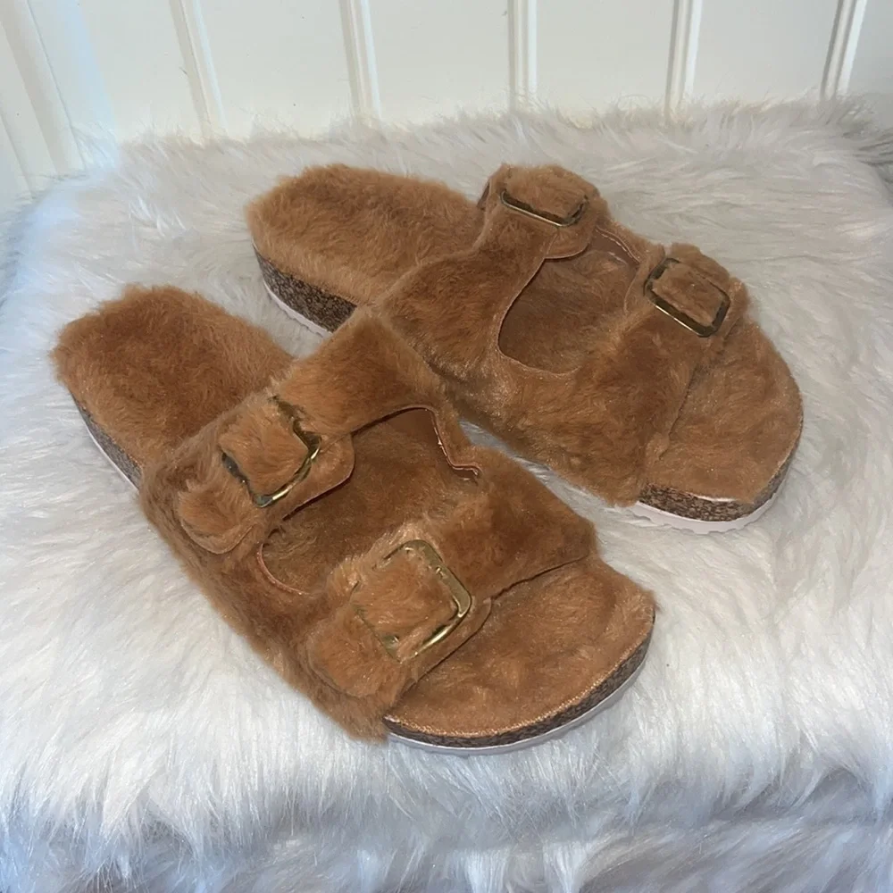 OLIVIA Miller Womens Stephy Furry Casual Slide Sandals teddy bear Tan size 9